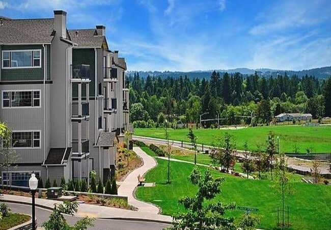 590 NW Lost Springs Terrace in Portland, OR - Building Photo - Building Photo