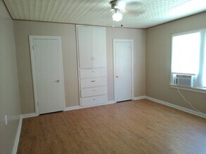 1906 24th St in Lubbock, TX - Building Photo - Building Photo