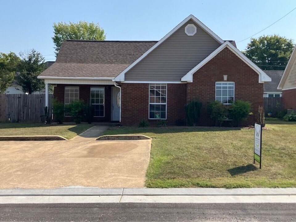 154 Mike Ave in Guntown, MS - Building Photo
