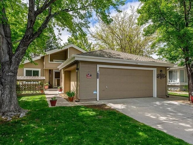 property at 3340 Blackstone Ct