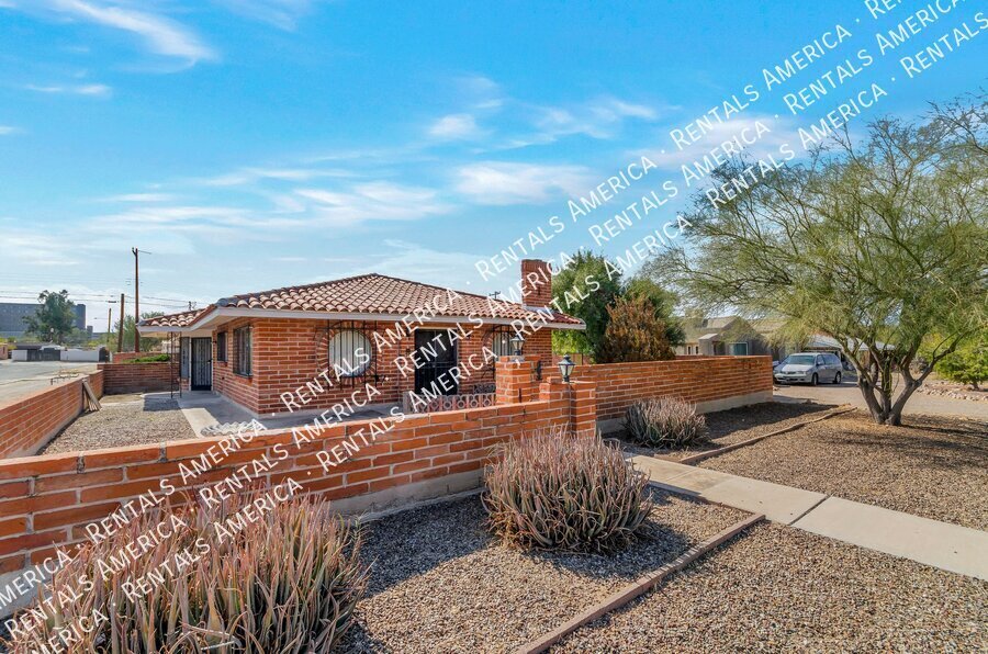 1590 E Hampton St in Tucson, AZ - Building Photo