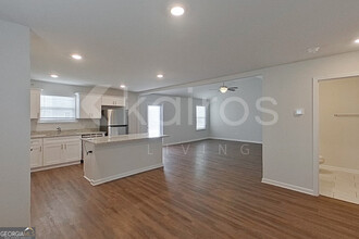 126 Mountain Holly Rd in Springfield, GA - Foto de edificio - Building Photo