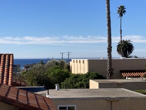 3329 Panorama Dr, Unit Upstairs in Morro Bay, CA - Foto de edificio - Building Photo