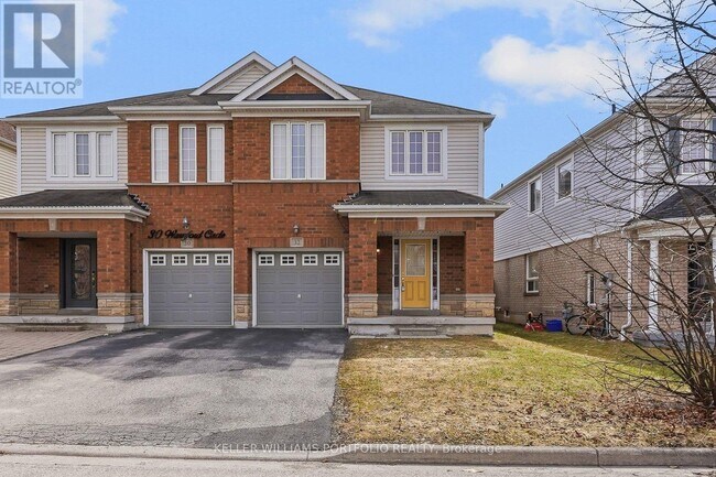 32 Warnford Cir in Ajax, ON - Building Photo - Building Photo