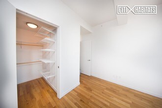 122 West St-Unit -4A in Brooklyn, NY - Building Photo - Building Photo