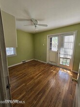 16 Oak Ridge Pkwy in Toms River, NJ - Building Photo - Building Photo