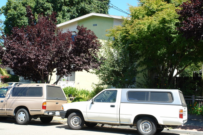 2137 Emerson St in Berkeley, CA - Building Photo - Building Photo