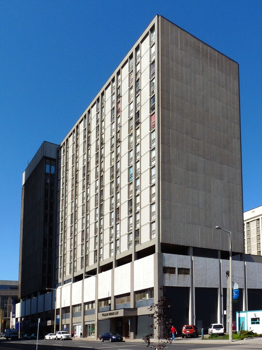 Kensington Apartments in Hamilton, ON - Building Photo