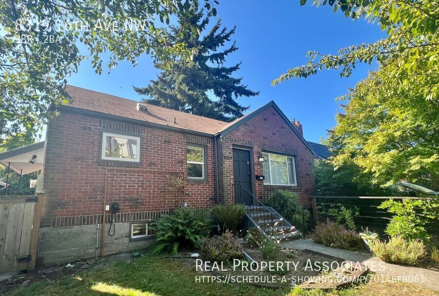 8319 16th Ave NW in Seattle, WA - Building Photo