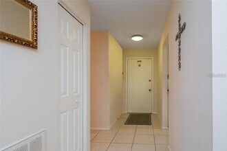 5010 Barrington Cir in Sarasota, FL - Building Photo - Building Photo