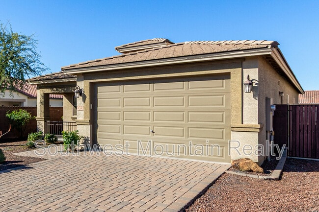 property at 41540 N Jacaranda Ct