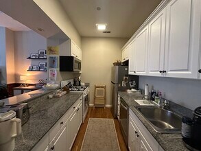 331 Beacon St, Unit 2 in Boston, MA - Building Photo - Building Photo