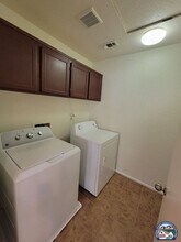 642 Brewer Rd in Imperial, CA - Foto de edificio - Building Photo