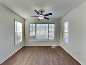 110 Bristol View Cir in Winston-Salem, NC - Building Photo - Building Photo