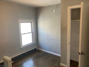 9 Bedford Terrace in Irvington, NJ - Building Photo - Building Photo