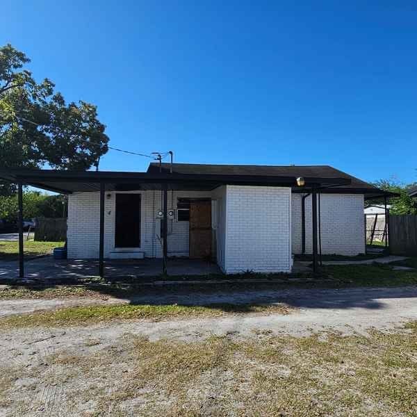 property at 4 Sandy Ln