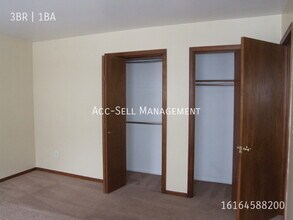 5798 Christie Ave SE in Kentwood, MI - Building Photo - Building Photo