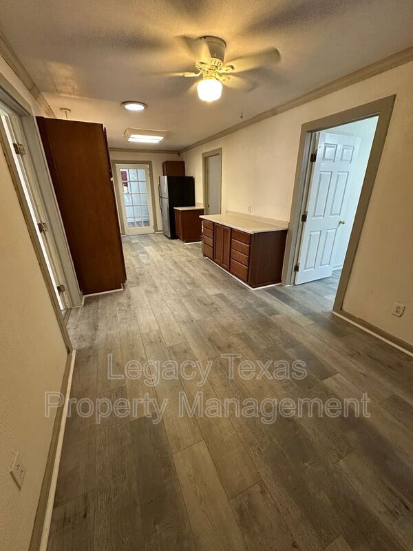 8201 Dot Hudson Rd in Alvarado, TX - Building Photo - Building Photo