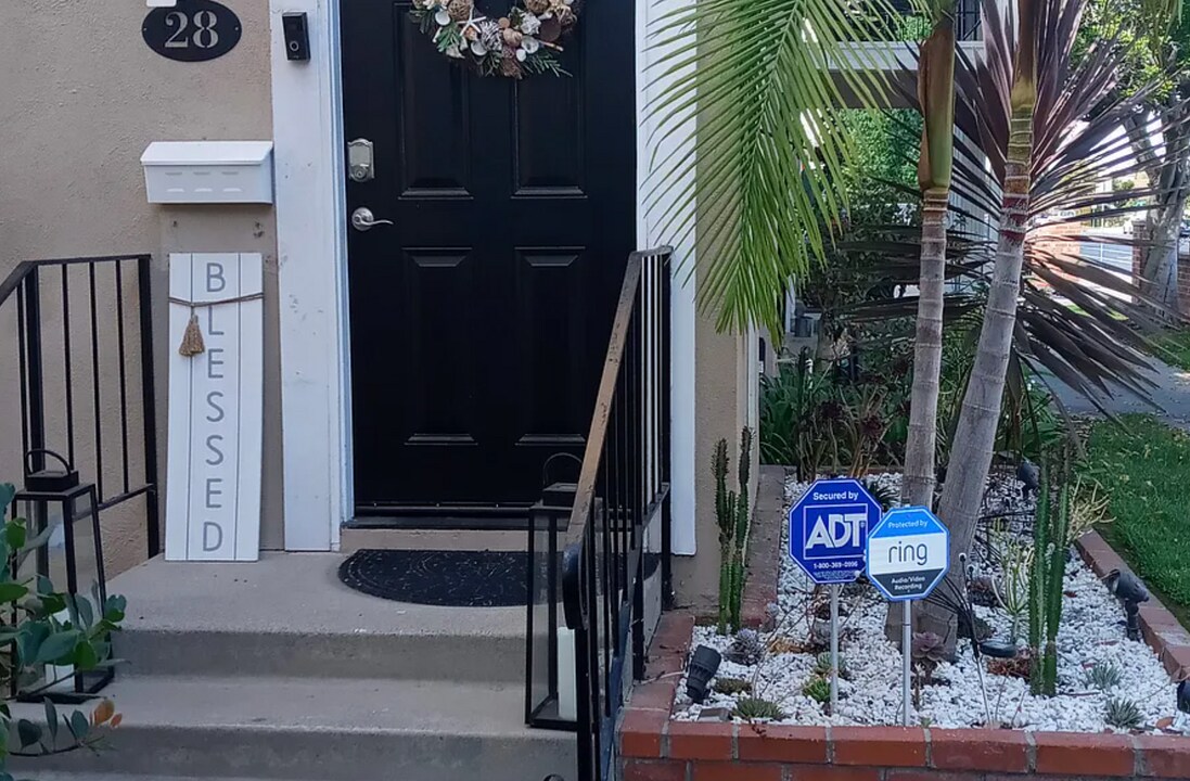 3342 Bradbury Rd in Los Alamitos, CA - Building Photo