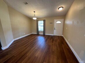 10701 Brook Bend Cir in Pensacola, FL - Building Photo - Building Photo