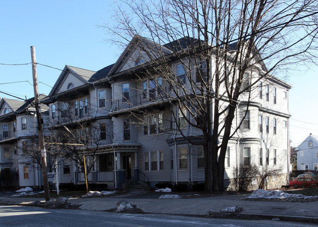 226 Clifton St in Malden, MA - Foto de edificio - Building Photo