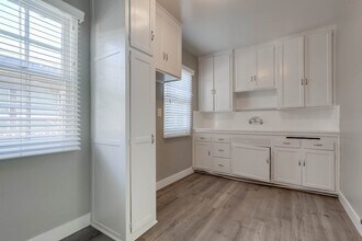 80 Bennett Ave in Long Beach, CA - Building Photo - Building Photo
