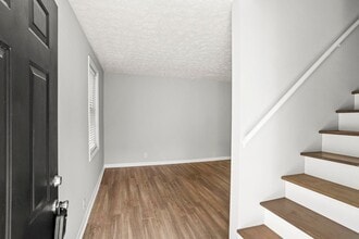 3307 Falls Creek Dr in Nashville, TN - Building Photo - Building Photo