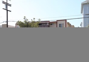 18655 Clark St in Tarzana, CA - Building Photo