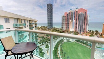 19370 Collins Ave, Unit 724 in Sunny Isles Beach, FL - Building Photo