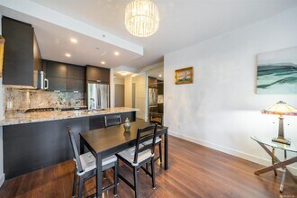 2077 Rosser Ave in Burnaby, BC - Building Photo - Building Photo
