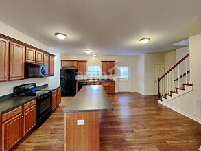 140 Abbey Rd in Lebanon, TN - Foto de edificio - Building Photo