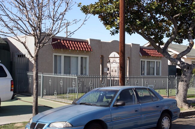 1335 Junipero Ave in Long Beach, CA - Building Photo - Building Photo