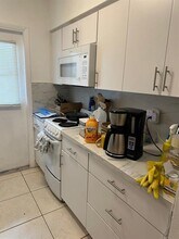 101 SE 9th St in Hallandale Beach, FL - Building Photo - Building Photo