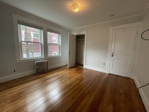 84 Beechcroft St, Unit #1 in Boston, MA - Building Photo - Building Photo