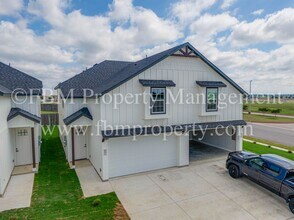 920 Cooksey Ct in Grandview, TX - Building Photo - Building Photo