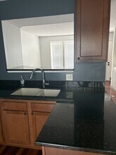 7864 Barkwood Dr in Columbus, OH - Foto de edificio - Building Photo