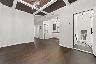 51 Wegman Pkwy in Jersey City, NJ - Building Photo