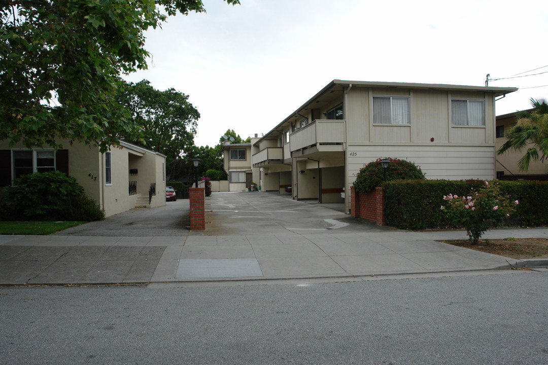 425 Walnut St in San Carlos, CA - Building Photo