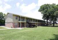 Southern Oaks Apartments in Shreveport, LA - Building Photo - Building Photo