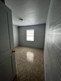 5419 Makeig St photo'