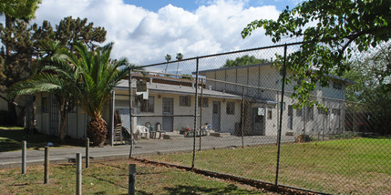 874 N Los Robles Ave in Pasadena, CA - Foto de edificio - Building Photo