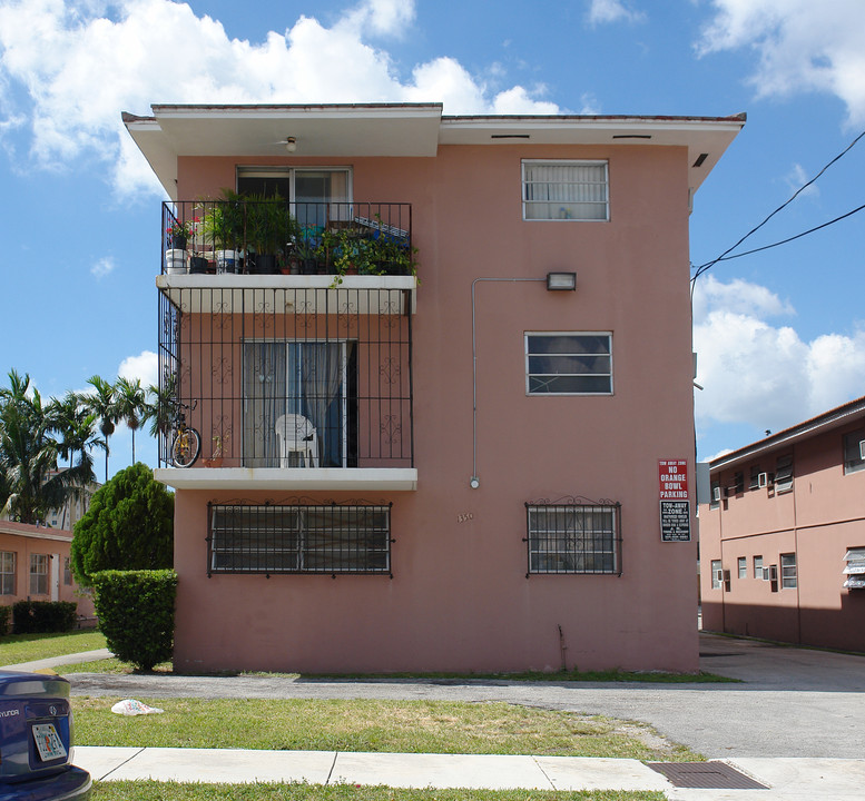 1350 NW 5th St in Miami, FL - Building Photo