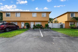 35 NE 12th Ave in Homestead, FL - Building Photo - Building Photo