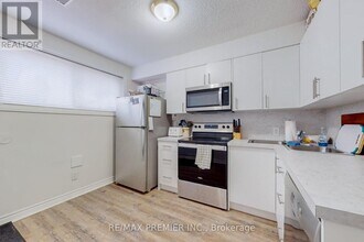 54 Habitant Dr in Toronto, ON - Building Photo - Building Photo