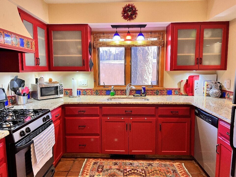 244 Maynard St in Santa Fe, NM - Building Photo
