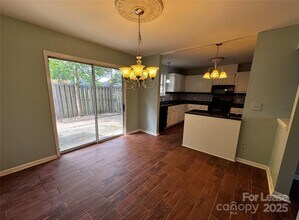6048 Heath Valley Rd in Charlotte, NC - Building Photo - Building Photo
