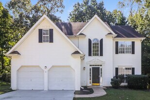 2185 Woodbriar Dr in Buford, GA - Building Photo