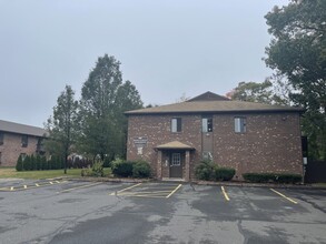 Brown Gables in Plainville, CT - Building Photo - Building Photo