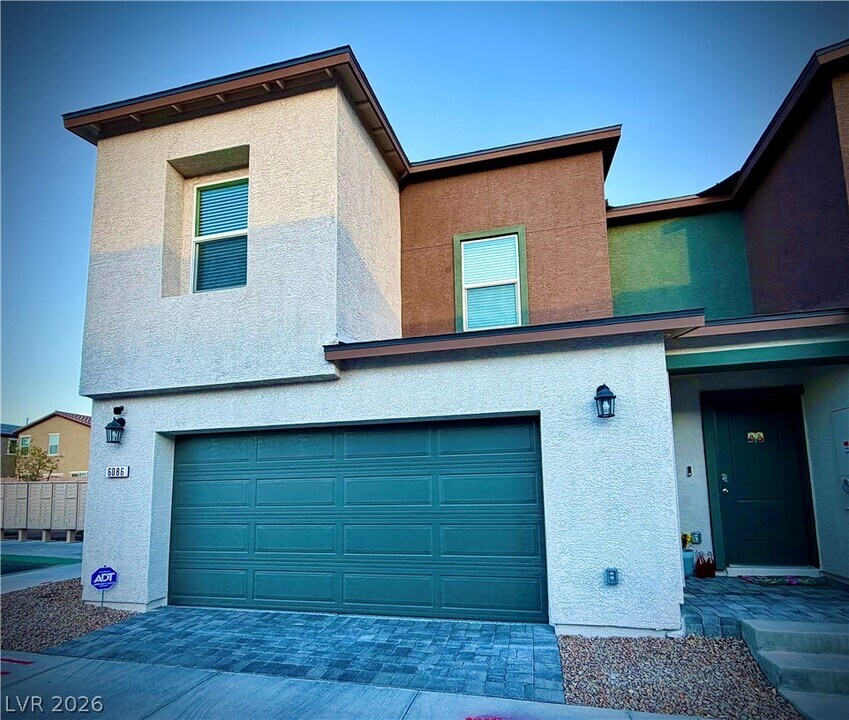6086 Lily Gdn St in North Las Vegas, NV - Building Photo
