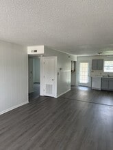 208 Zack Cir in Jacksonville, NC - Building Photo - Building Photo
